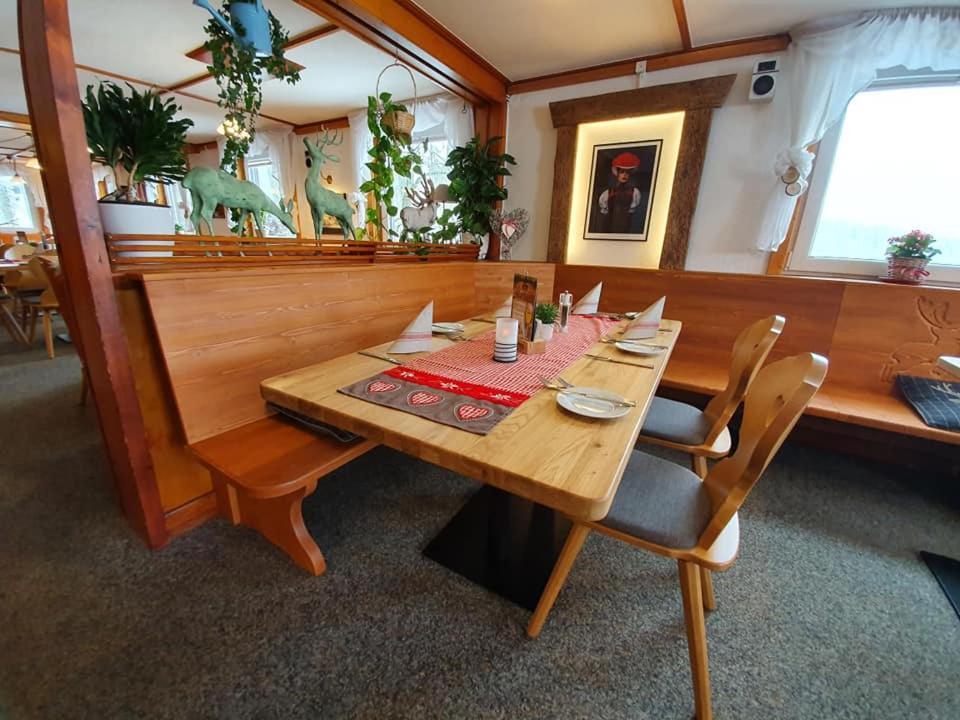 Gasthaus Zum Hirschen Furtwangen Eksteriør billede